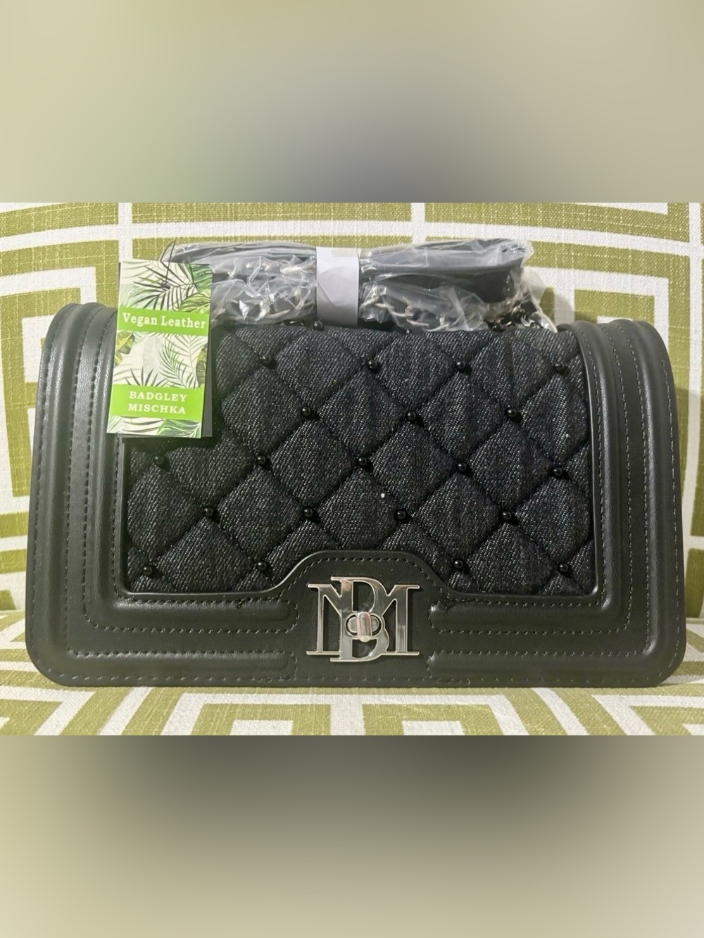 NWT BADGLEY MISCHKA BLACK BEADED QUILTED DENIM FLAP TURNLOCK CHAIN CROSSBODY BAG